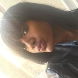 Meet your Posher, Mia